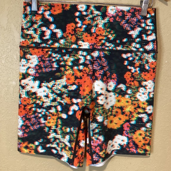 AERIE Offline Goals Bike Short 7" Inseam High Waist, Floral Size XL NWOT - Picture 1 of 7
